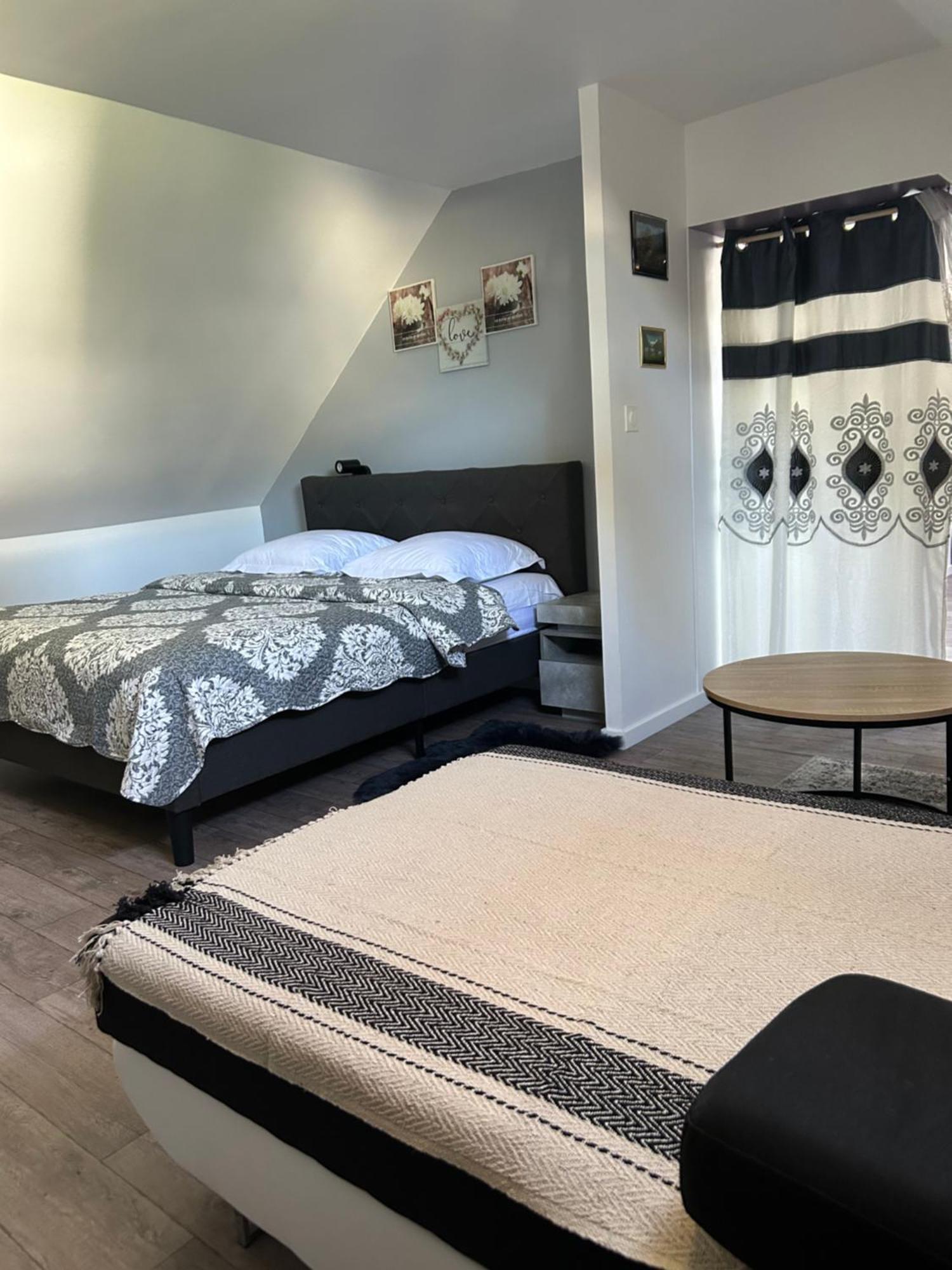 Hotel St Charles 2*